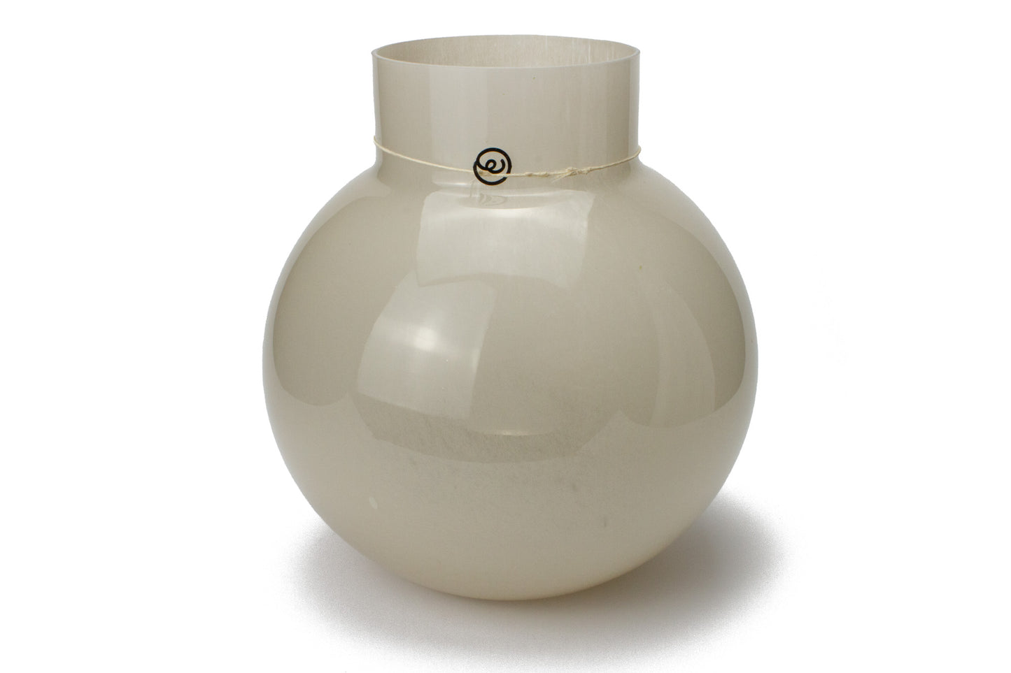 Vase boule en verre fumé